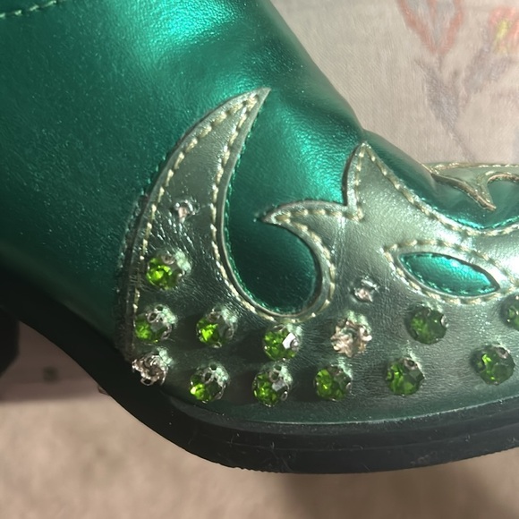 Azalea Wang Knox Metallic Cowboy Boot - Picture 5 of 7